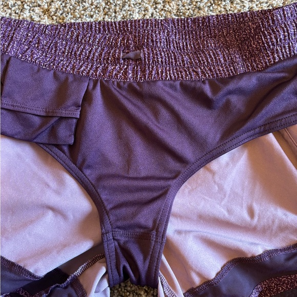 Athleta Mesh Racer Run Mid Rise Short - Picture 7 of 8